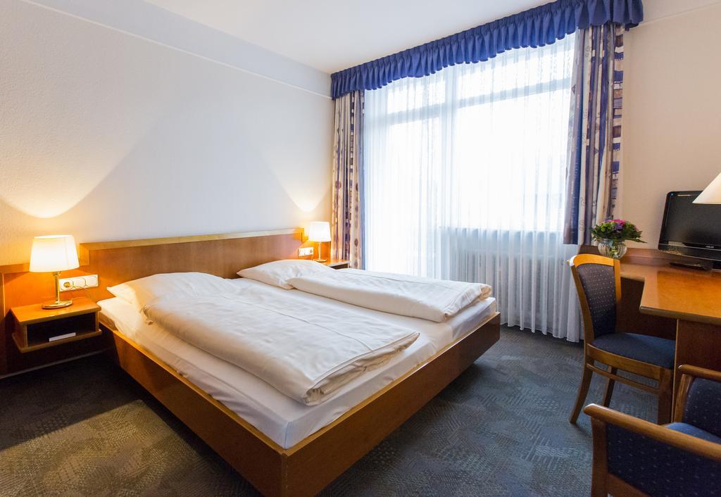 Hotel Eydt Kirchheim Кирххайм Екстериор снимка